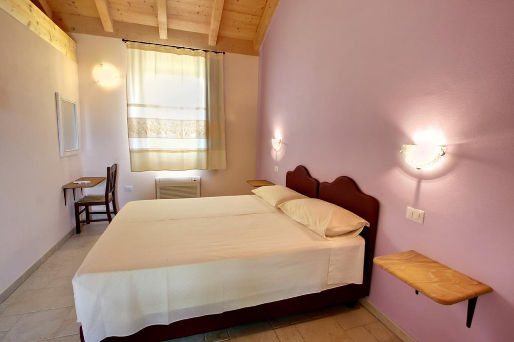 La Corte Dei Rei Aparthotel Castiadas Δωμάτιο φωτογραφία