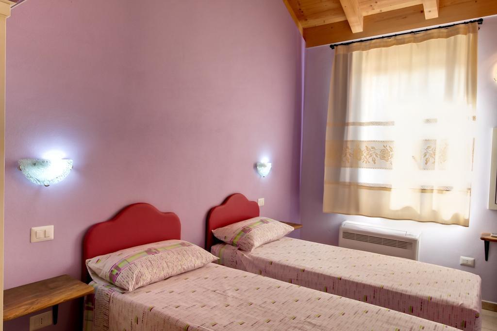 La Corte Dei Rei Aparthotel Castiadas Δωμάτιο φωτογραφία